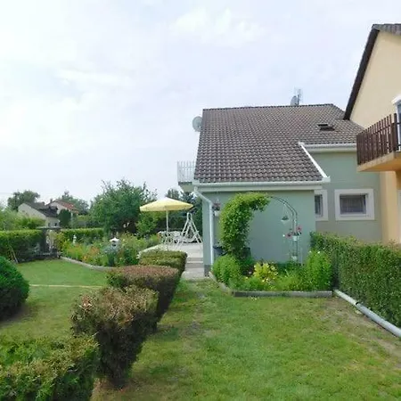 Cserje Apartman Ferienhaus Velence